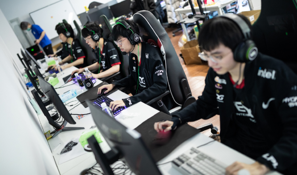 LGD血洗NS,Zeus线上压制力十足焦点之战成都决赛之夜,技惊四座 LGD血洗NS,Zeus线上压制力十足焦点之战成都决赛之夜,技惊四座