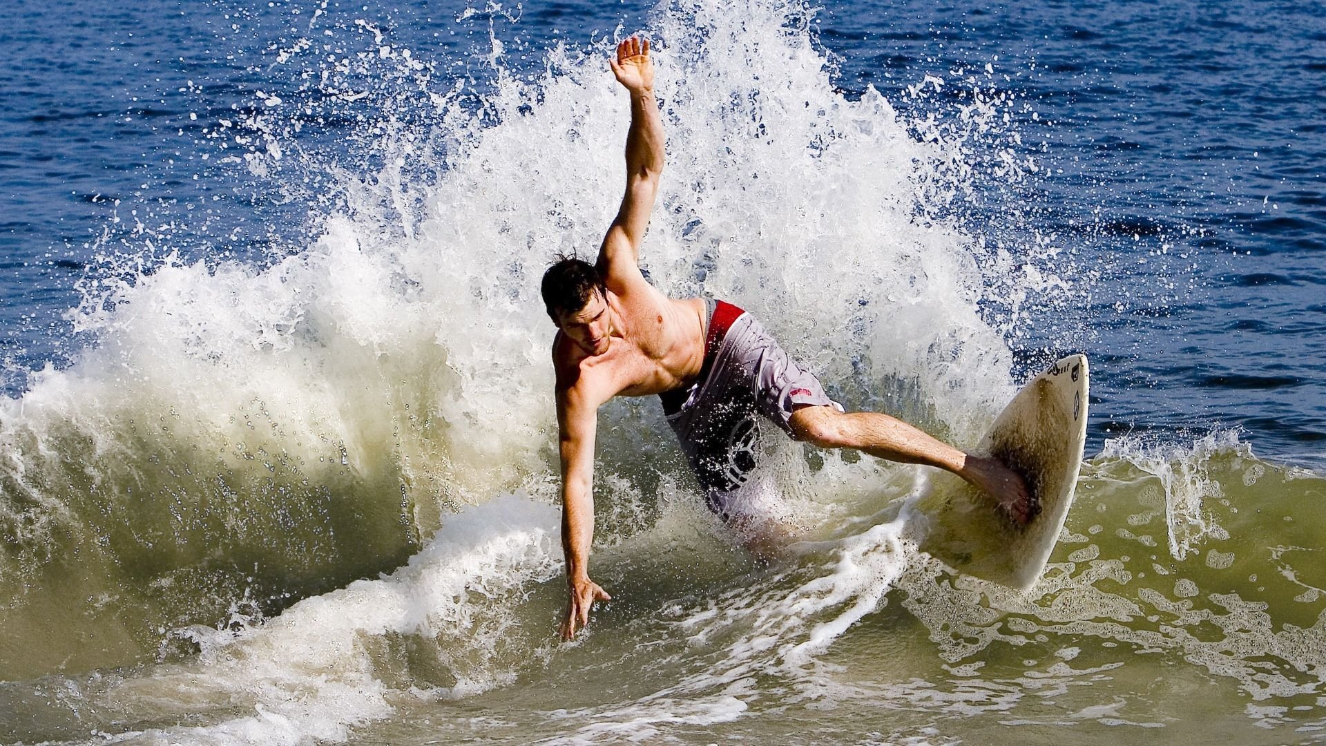 开云体育app-东决关键战之夜，戈贝尔用防守谱写了一曲冰与火的交响曲