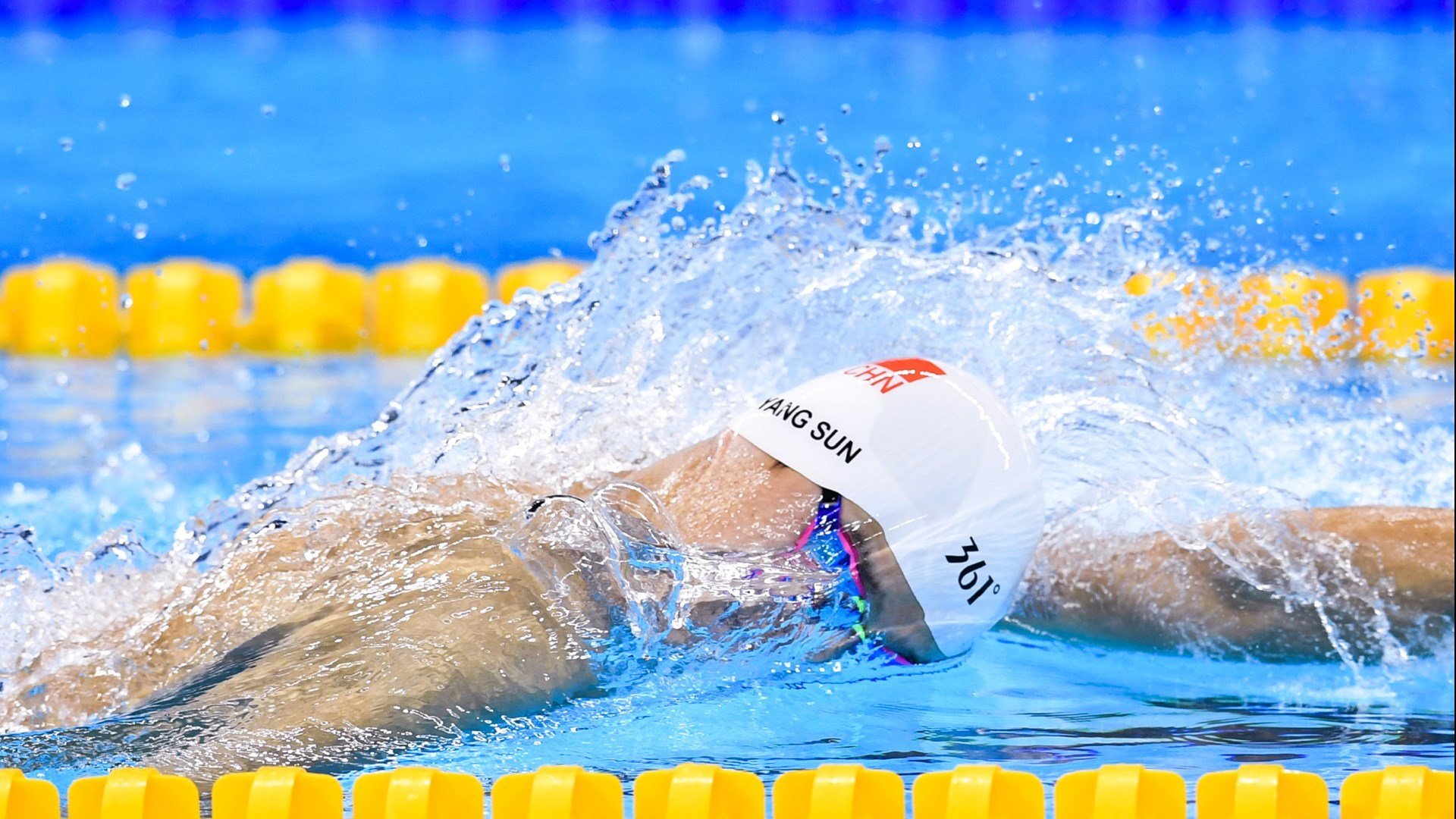 北欧黑马掀翻军刀!苏亚雷斯天神下凡,芬兰2-1瑞士挺进2026世界杯16强